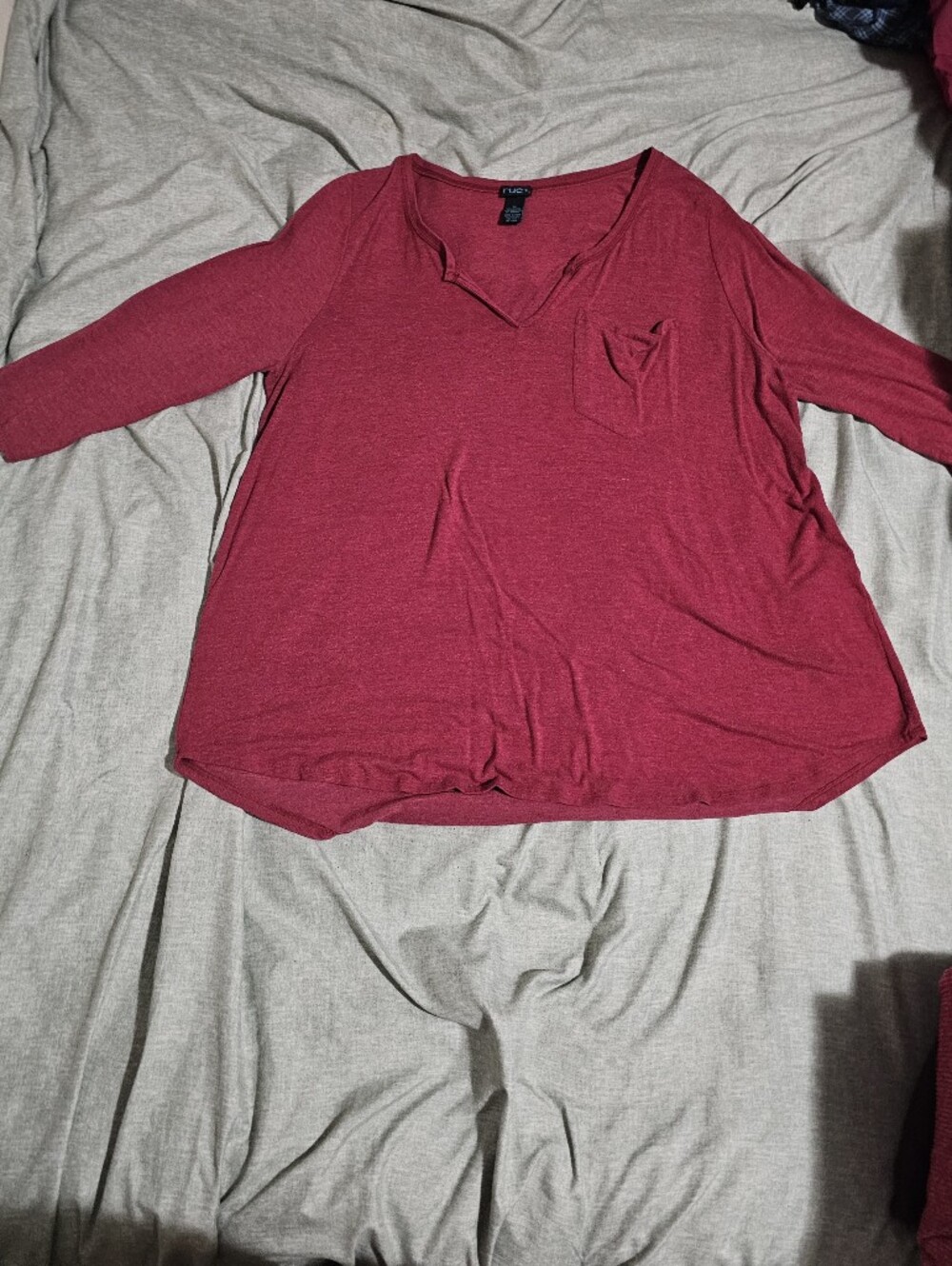 Rue21 Women's Burgundy V-Neck Long Sleeve Tunic